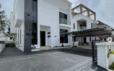 Luxurious 5-Bedroom Detached Duplex with Pool in Lekky County Homes, Ikota, Lekki – Your Dream Home Awaits!